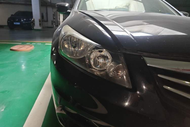 Used Honda Accord 2011 2.0L EX Right Front Headlight