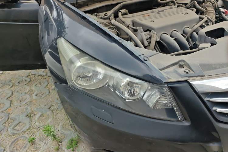 Used Honda Accord 2011 2.4L LX Right Front Headlight