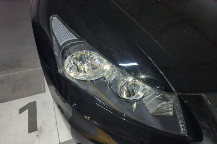 Used Honda Accord 2011 2.0L EX Right Front Headlight