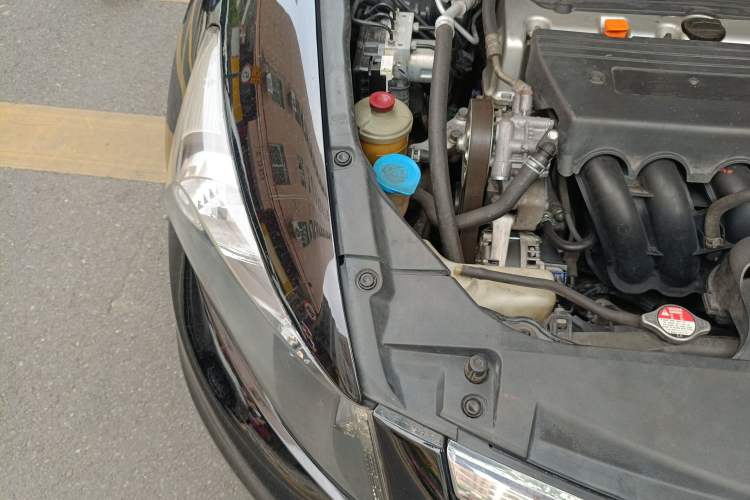 Used Honda Accord 2011 2.4L LX Right Front Headlight