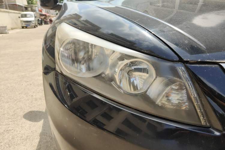 Used Honda Accord 2011 2.0L EX Right Front Headlight