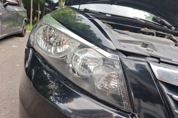 Used Honda Accord 2011 2.4L LX Right Front Headlight