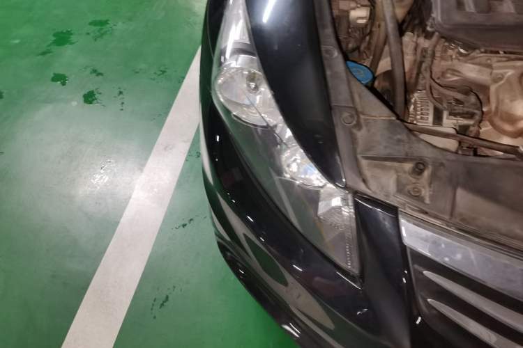 Used Honda Accord 2011 2.0L EX Right Front Headlight