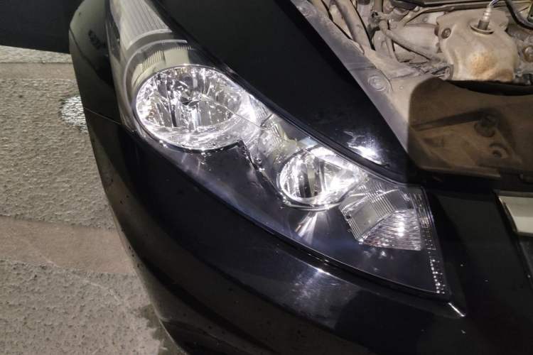 Used Honda Accord 2011 2.0L EX Right Front Headlight