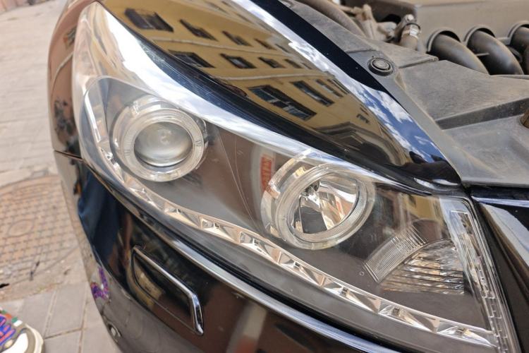 Used Honda Accord 2011 2.4L EX Right Front Headlight