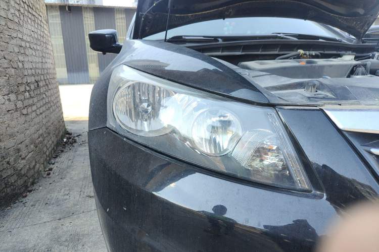 Used Honda Accord 2011 2.0L EX Right Front Headlight