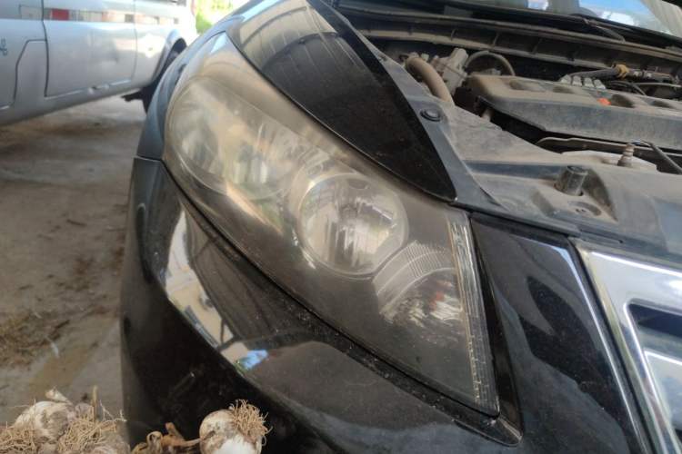 Used Honda Accord 2011 2.0L EX Right Front Headlight