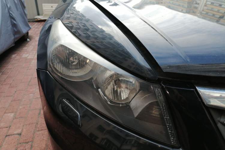 Used Honda Accord 2011 2.0L EX Right Front Headlight