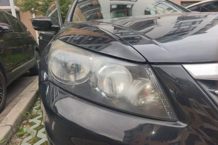 Used Honda Accord 2011 2.0L EX Right Front Headlight