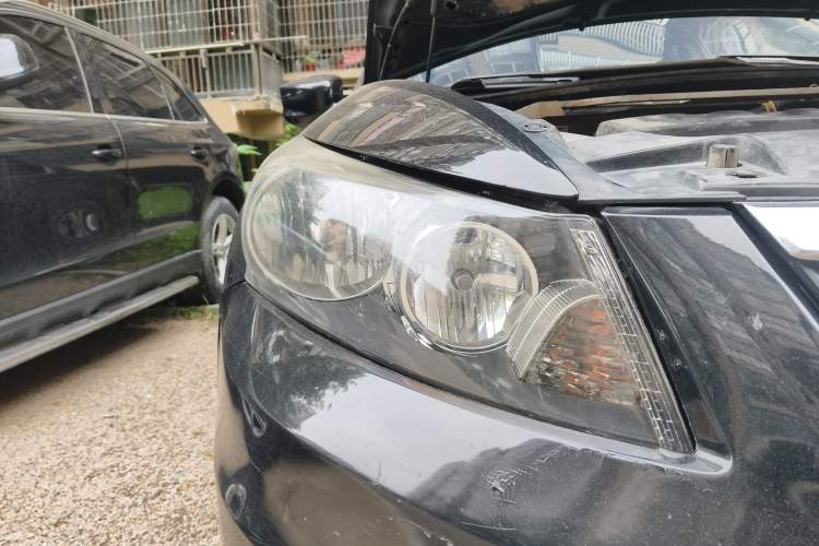 Used Honda Accord 2011 2.0L MT Right Front Headlight