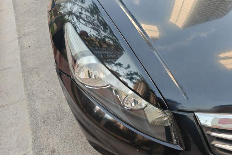 Used Honda Accord 2011 2.0L EX Right Front Headlight