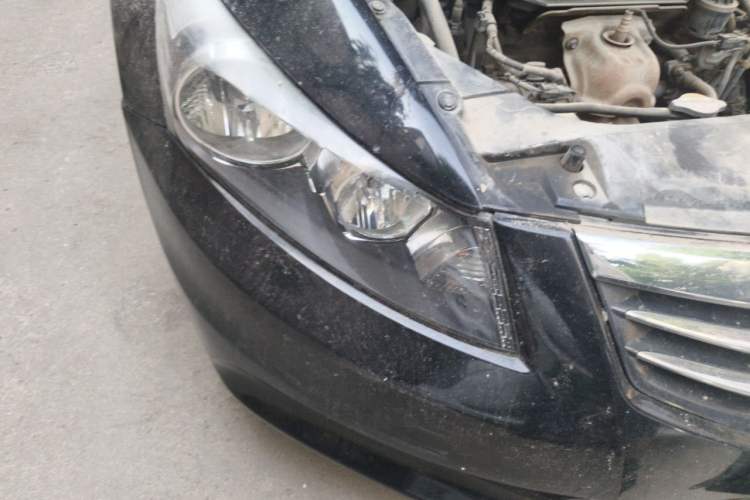 Used Honda Accord 2011 2.0L EX Right Front Headlight