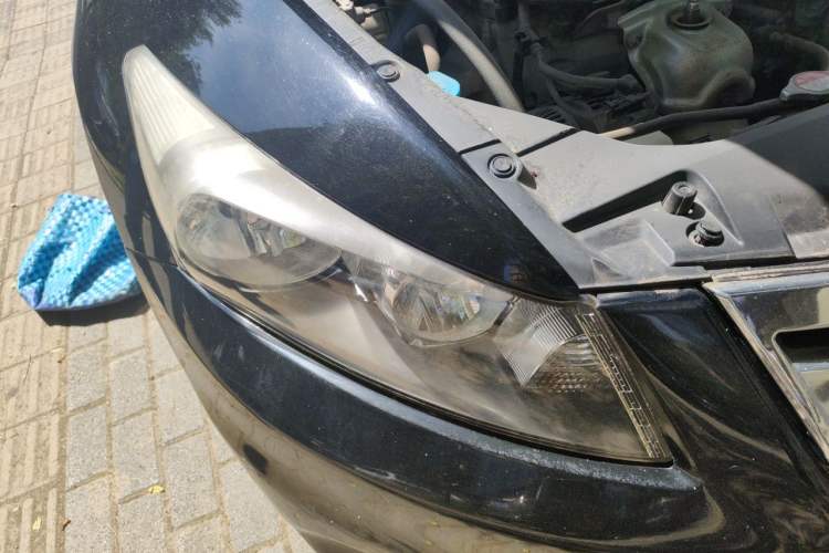 Used Honda Accord 2011 2.0L EX Right Front Headlight