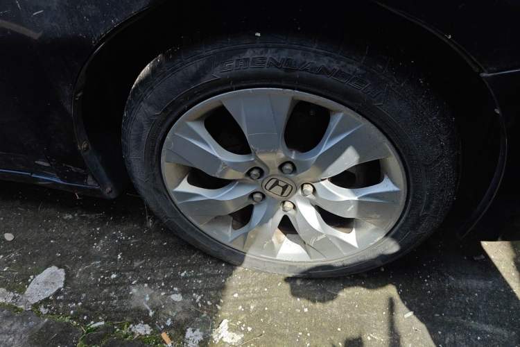 Used Honda Accord 2011 2.4L EX Right Front Wheel Hub