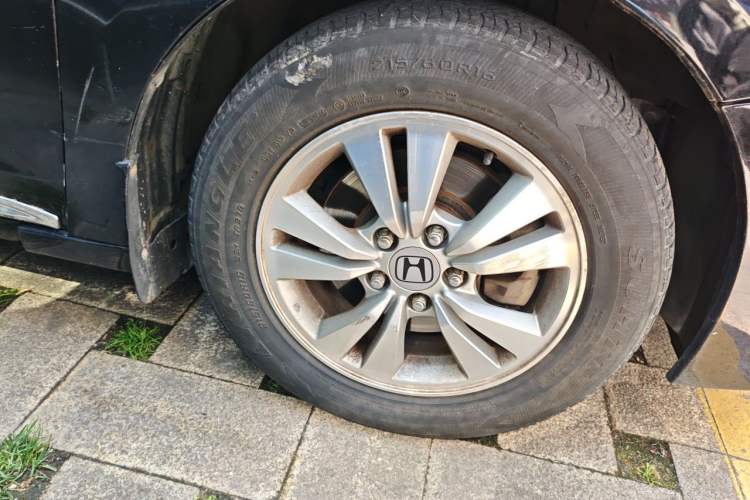 Used Honda Accord 2011 2.0L EX Right Front Wheel Hub