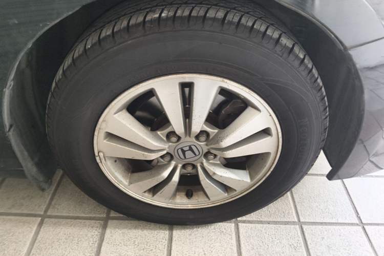 Used Honda Accord 2011 2.4L LX Right Front Wheel Hub