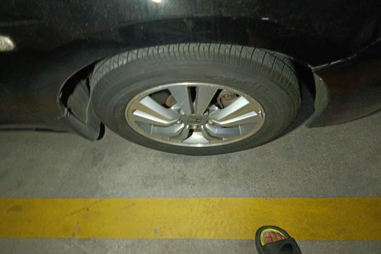 Used Honda Accord 2011 2.0L EX Right Front Wheel Hub