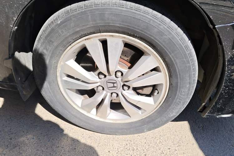 Used Honda Accord 2011 2.0L EX Right Front Wheel Hub