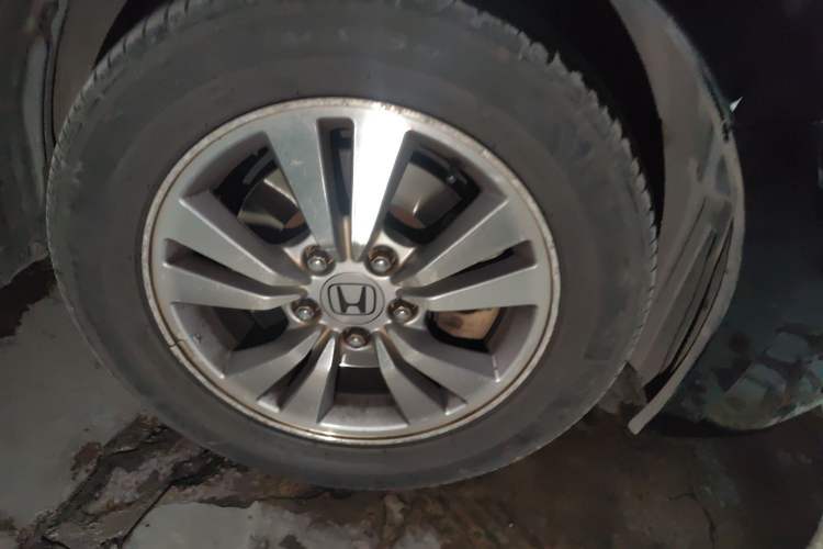 Used Honda Accord 2011 2.0L EX Right Front Wheel Hub