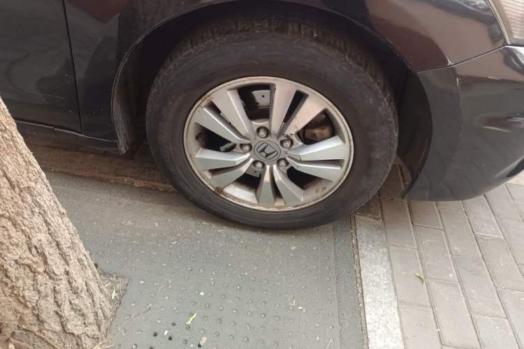 Used Honda Accord 2011 2.0L EX Right Front Wheel Hub
