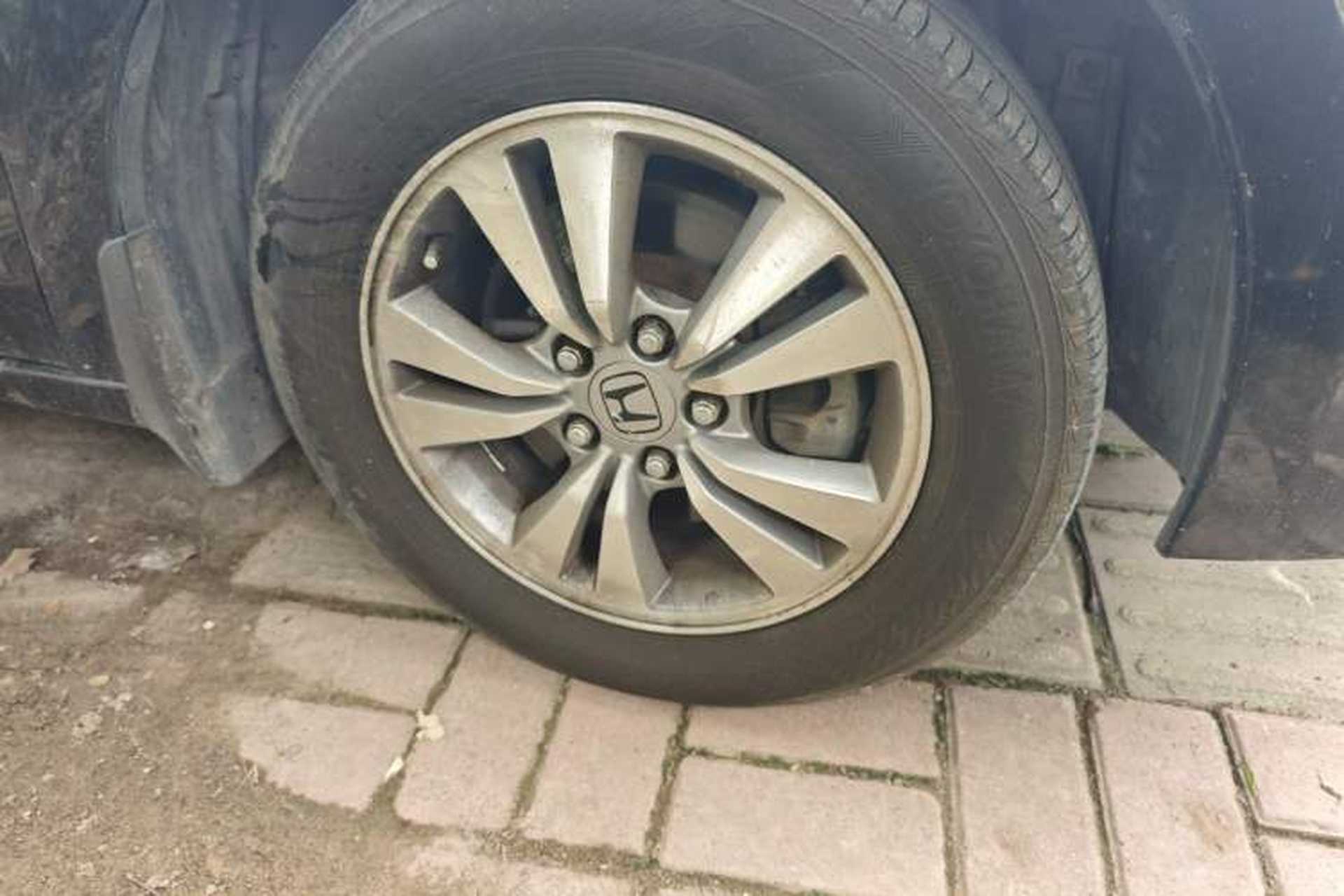 Used Honda Accord 2011 2.0L EX Right Front Wheel Hub