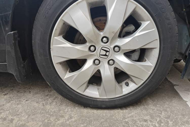 Used Honda Accord 2011 2.4L EX Right Front Wheel Hub