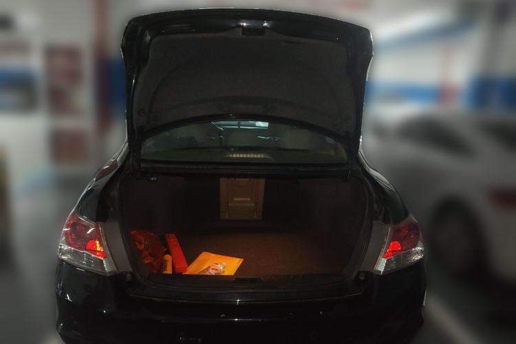 Used Honda Accord 2011 2.4L EX Trunk