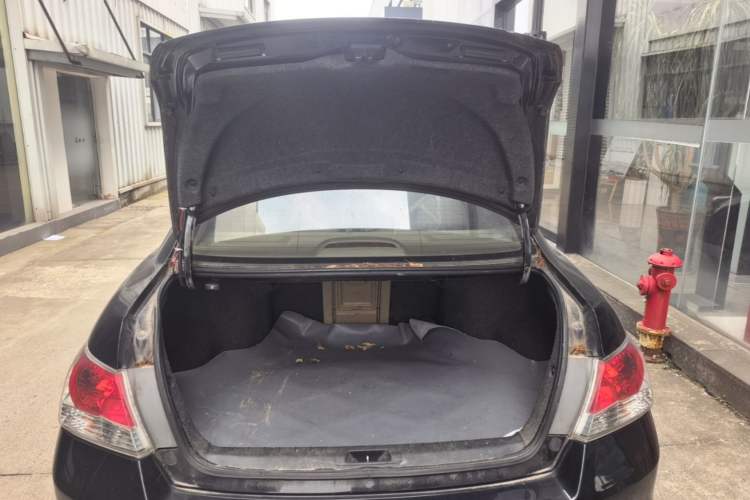 Used Honda Accord 2011 2.4L LX Trunk