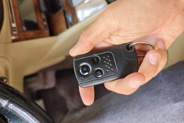 Used Honda Accord 2011 2.4L EX Vehicle Key