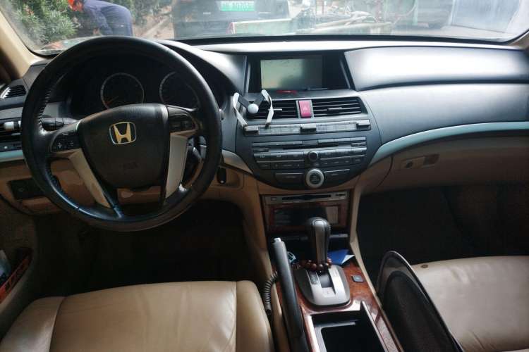Used Honda Accord 2011 2.4L EX Center Console