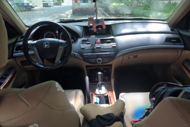 Used Honda Accord 2011 2.0L EX Center Console