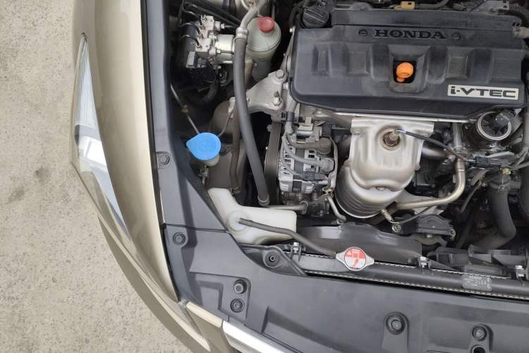 Used Honda Accord 2011 2.0L EX Engine Bay Right