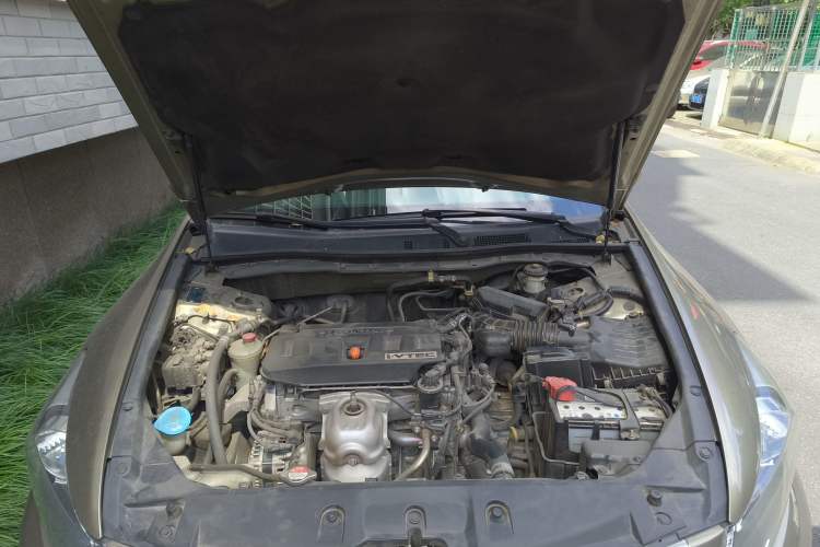 Used Honda Accord 2011 2.0L EX Engine Bay