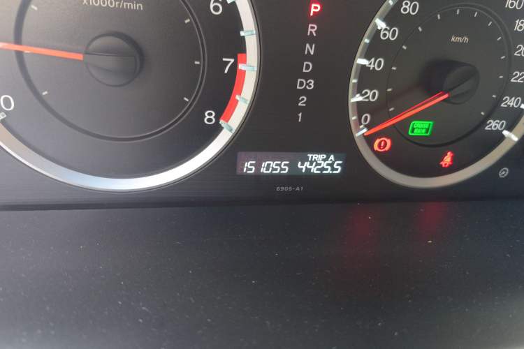 Used Honda Accord 2011 2.0L EX Odometer Close Up