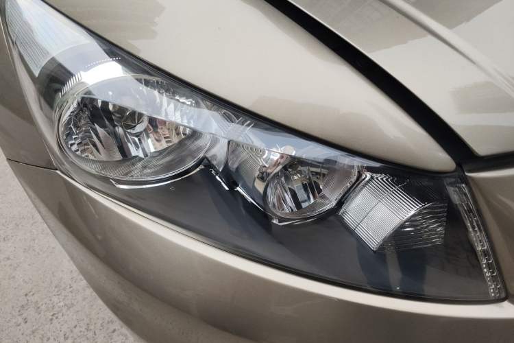 Used Honda Accord 2011 2.0L EX Right Front Headlight