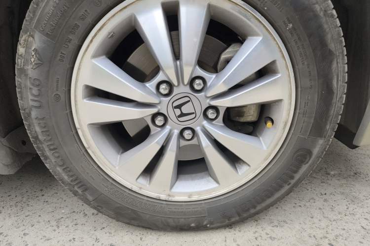 Used Honda Accord 2011 2.0L EX Right Front Wheel Hub