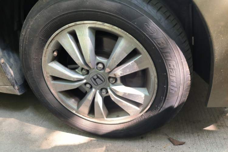 Used Honda Accord 2011 2.0L EX Right Front Wheel Hub