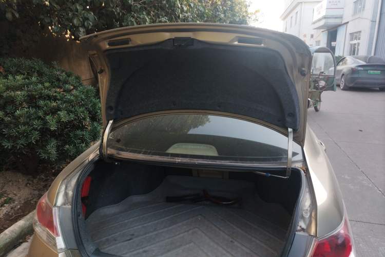 Used Honda Accord 2011 2.4L EX Trunk