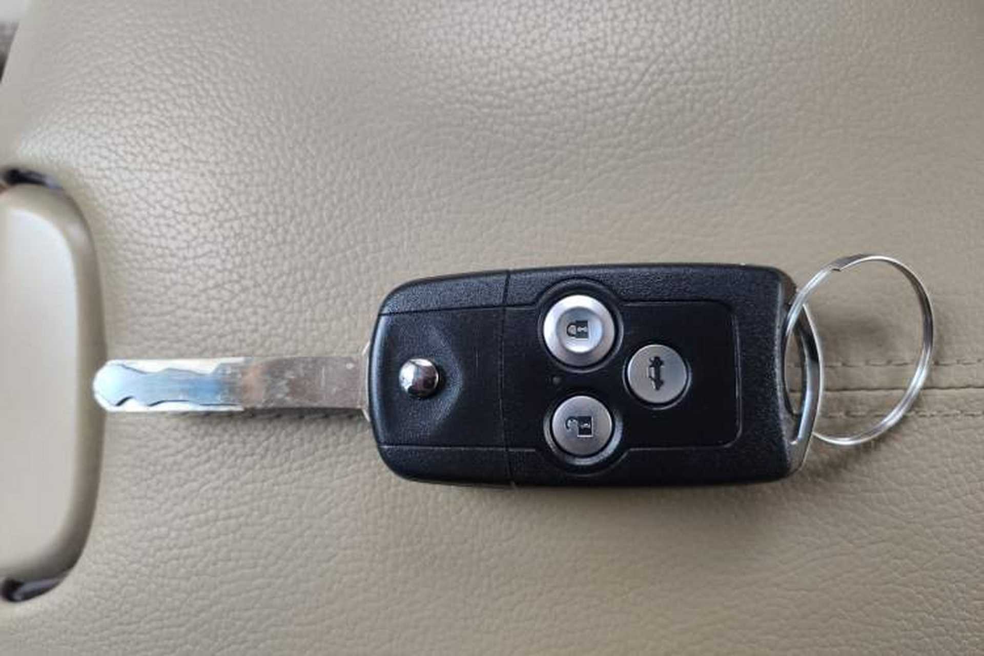 Used Honda Accord 2011 2.0L EX Vehicle Key