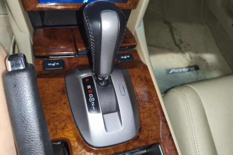 Used Honda Accord 2011 2.4L LX Gear Lever