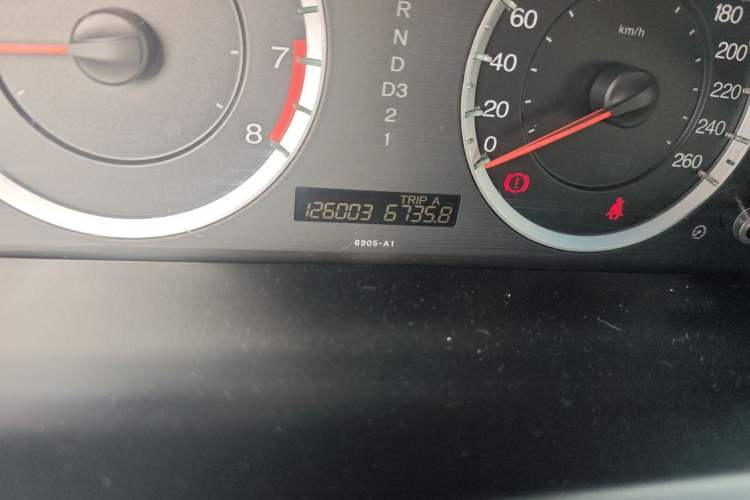 Used Honda Accord 2011 2.0L EX Odometer Close Up