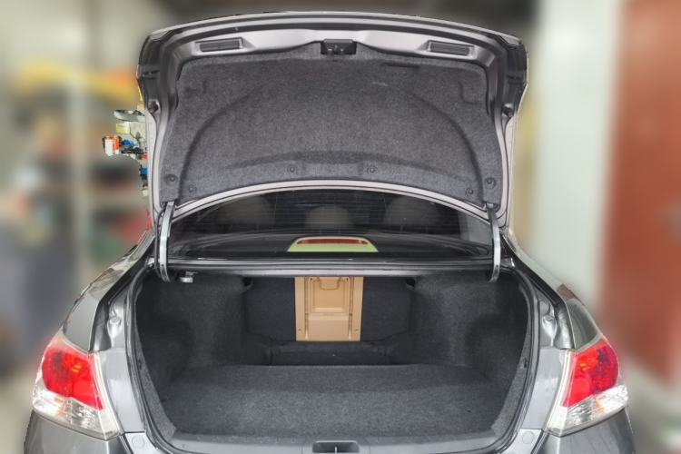 Used Honda Accord 2011 2.4L LX Trunk