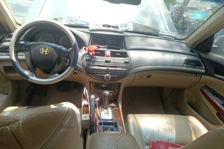 Used Honda Accord 2011 2.4L LX Center Console