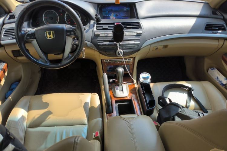 Used Honda Accord 2011 2.4L LX Center Console