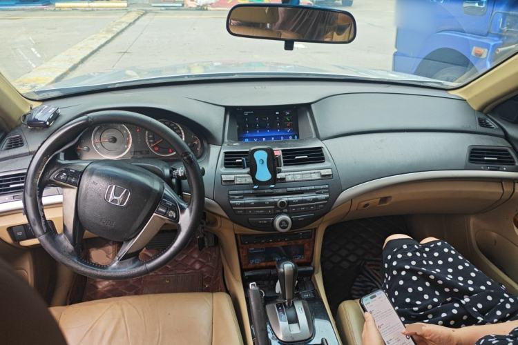 Used Honda Accord 2011 2.4L EX Center Console