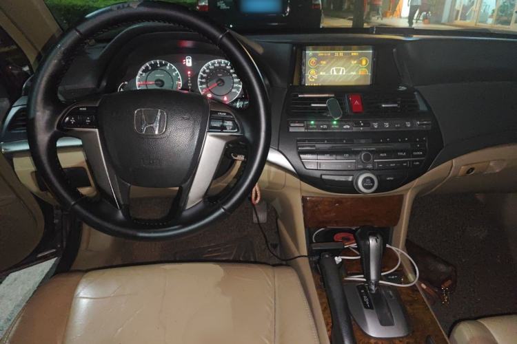 Used Honda Accord 2011 2.0L EX Center Console