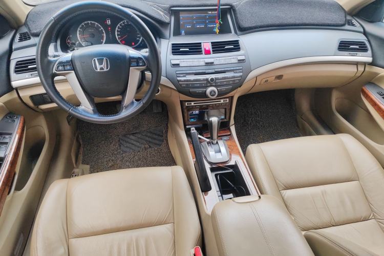 Used Honda Accord 2011 2.4L LX Center Console