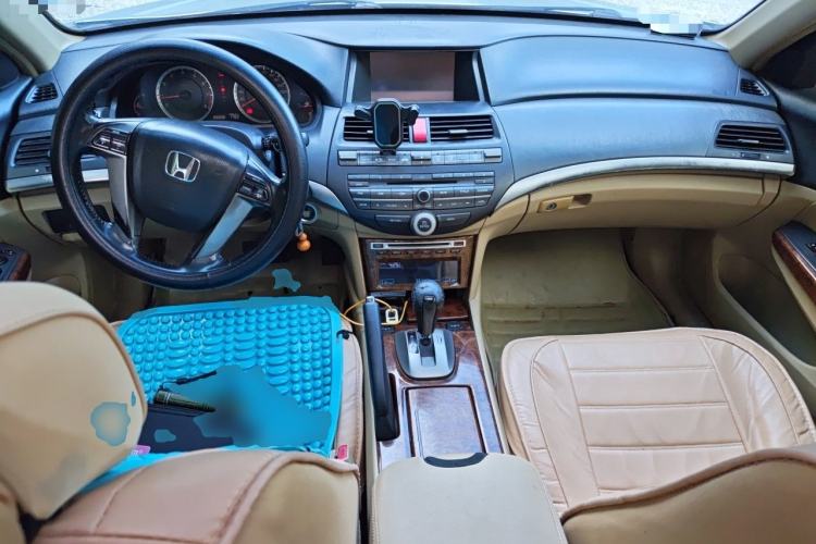 Used Honda Accord 2011 2.0L EX Center Console