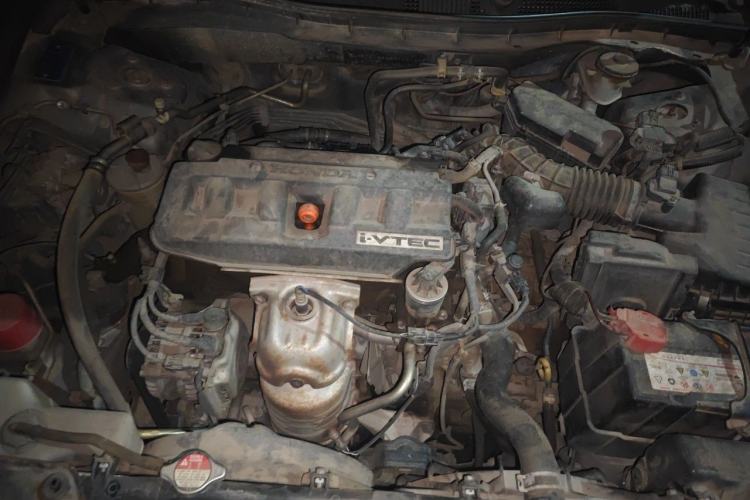 Used Honda Accord 2011 2.0L EX Engine Bay