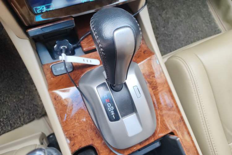 Used Honda Accord 2011 2.4L LX Gear Lever